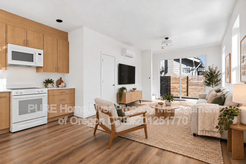 Portland Townhome: 2981 NE Emerson St