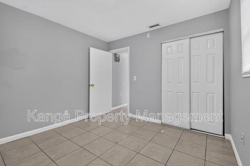 Riviera Beach House: 1037 W 28Th St