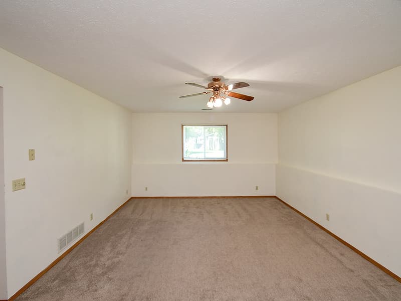Grand Island House: 820 Redwood Road