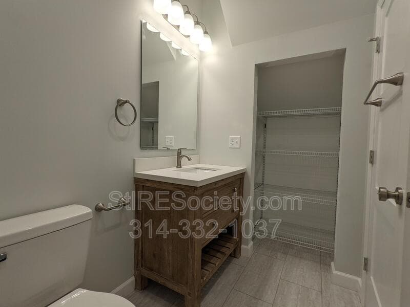 St. Louis Condo: 2206 Blendon Pl.