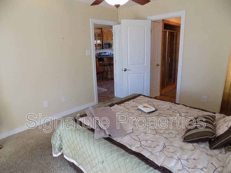 Charles City House: 7380 Graves Landing Rd