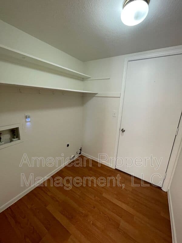 Tulsa House: 1704 W 62nd St S