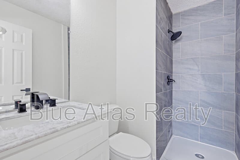 Fort Worth House: 7124 Wagonwheel Road