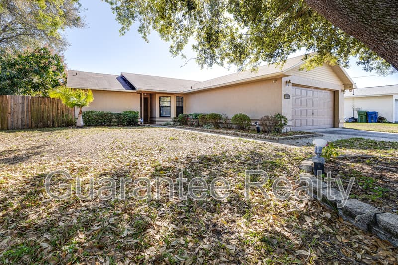 Winter Haven House: 1611 High Point Court Southwest