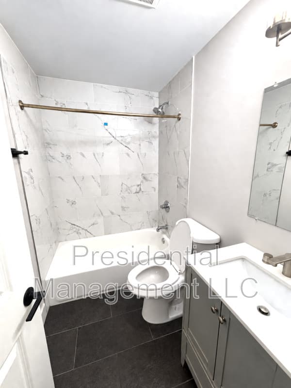 Hartford Condo: 280 Collins St