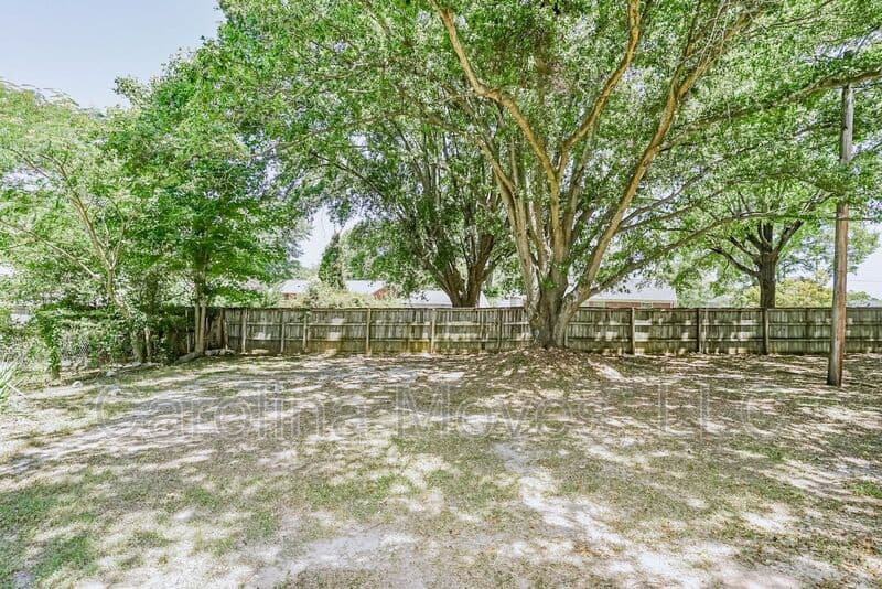 Taylors House: 205 Brushy Creek Road