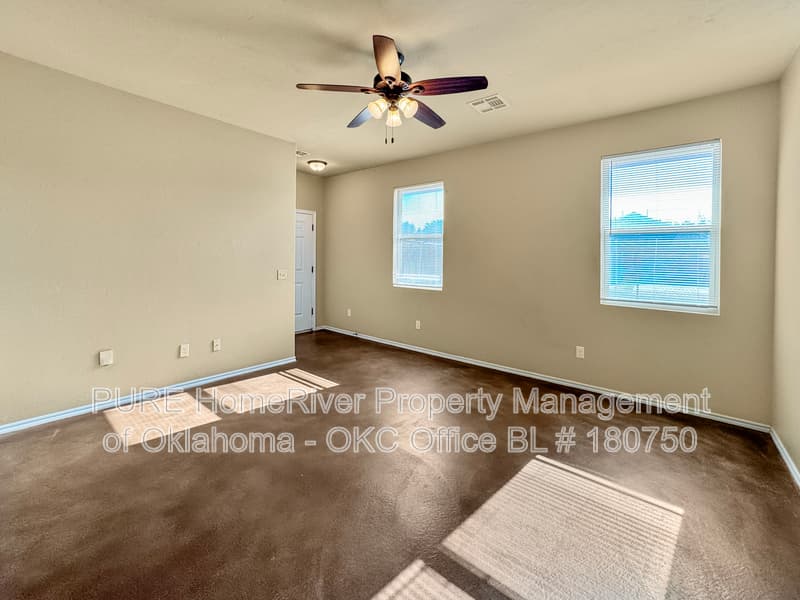 Edmond Condo: 100 Ashley Dr