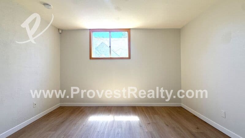 Victorville House: 13043 4th Ave