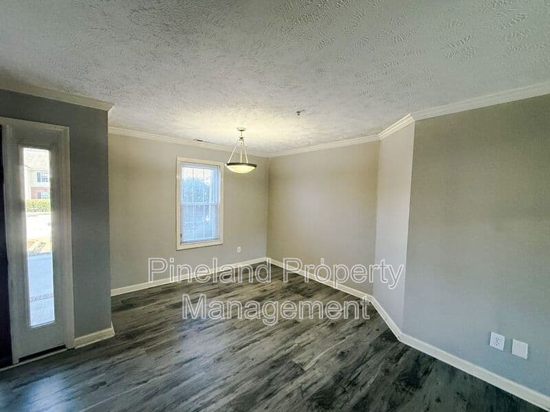 Fayetteville House: 341 Bubble Creek