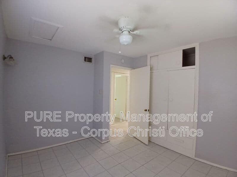 Corpus Christi House: 4701 Prinston Dr