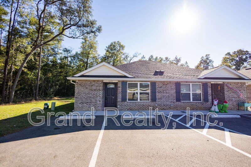 Milton Condo: 6303 Willow Holland Ln