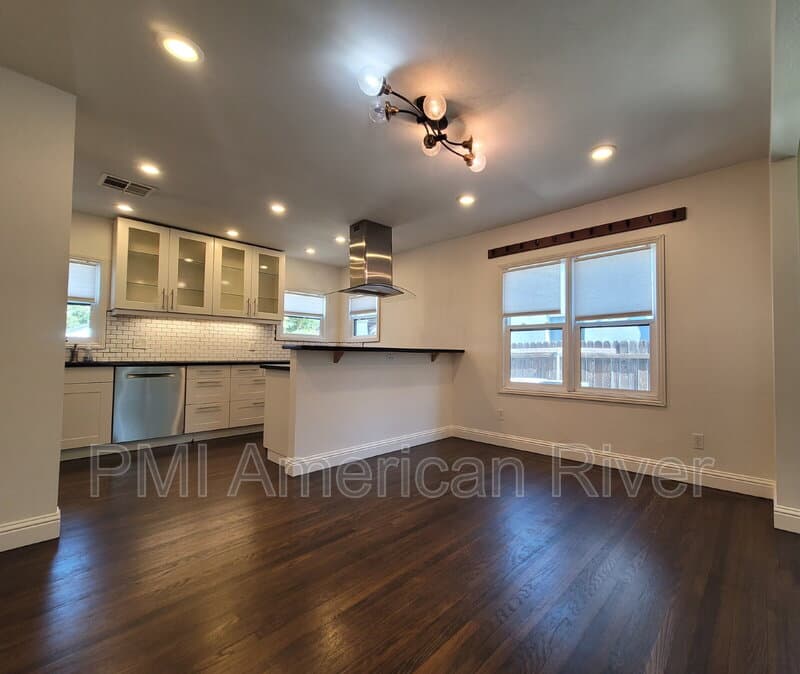 Sacramento Condo: 2100 36th Street