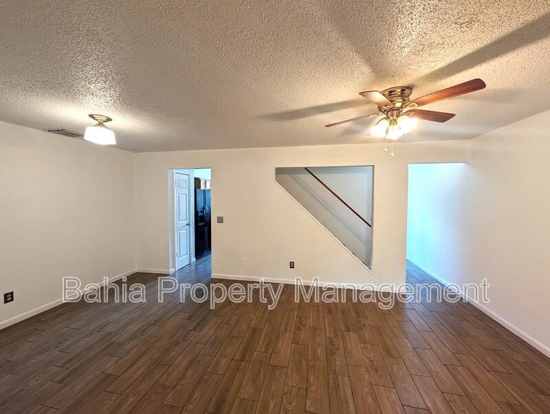 Tampa Townhome: 3441 Oak Trail Ct
