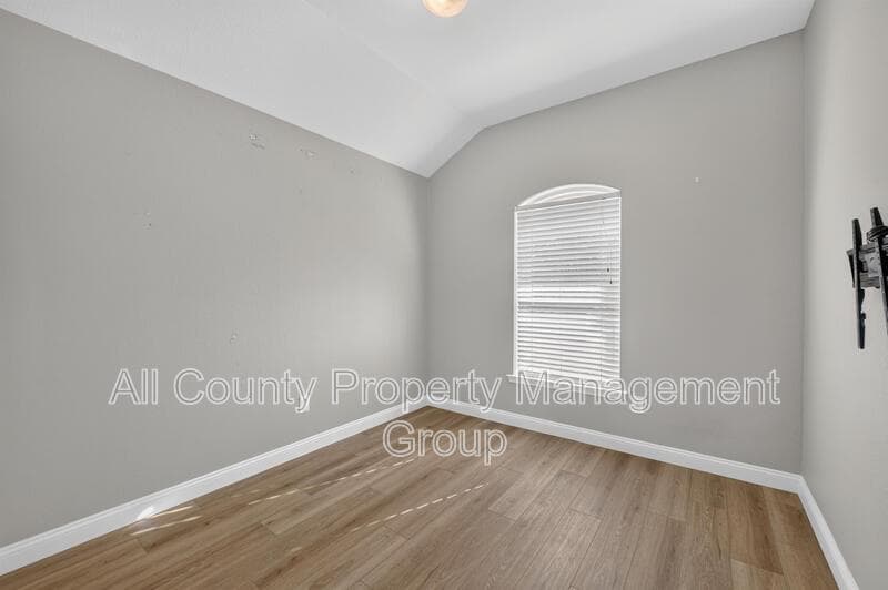 Fort Worth House: 8205 Mule Deer Run