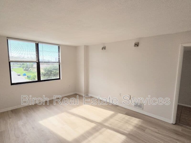 Clearwater House: 701 S. Madison Ave