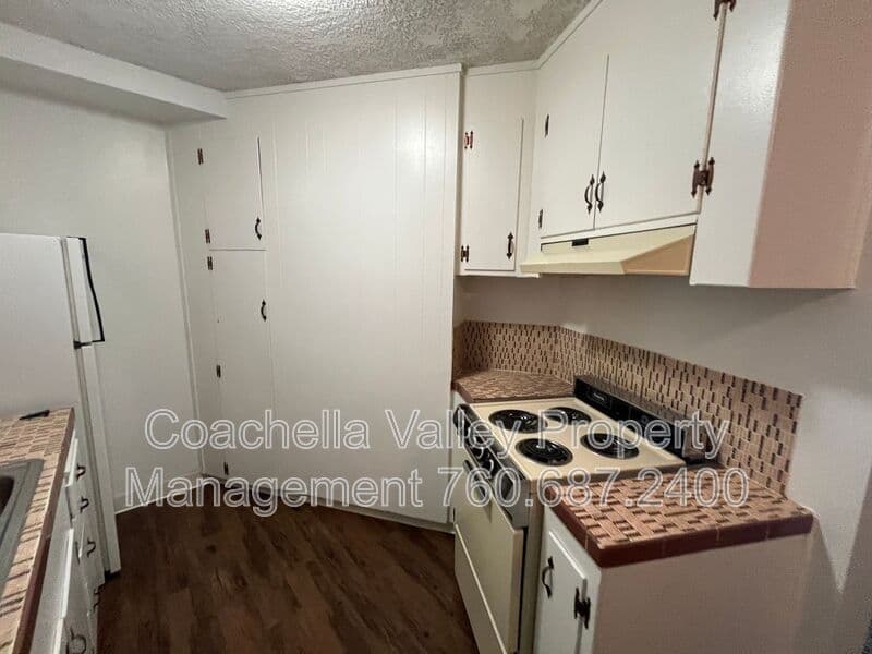 Palm Springs House: 2580 E Tahquitz Canyon Way