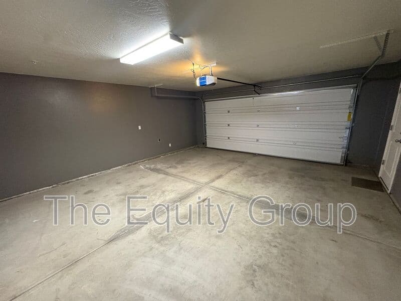 Visalia House: 2113 North Highland Street