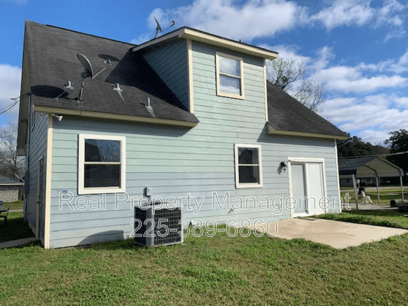 Gonzales House: 1021 N. Janice Ave.