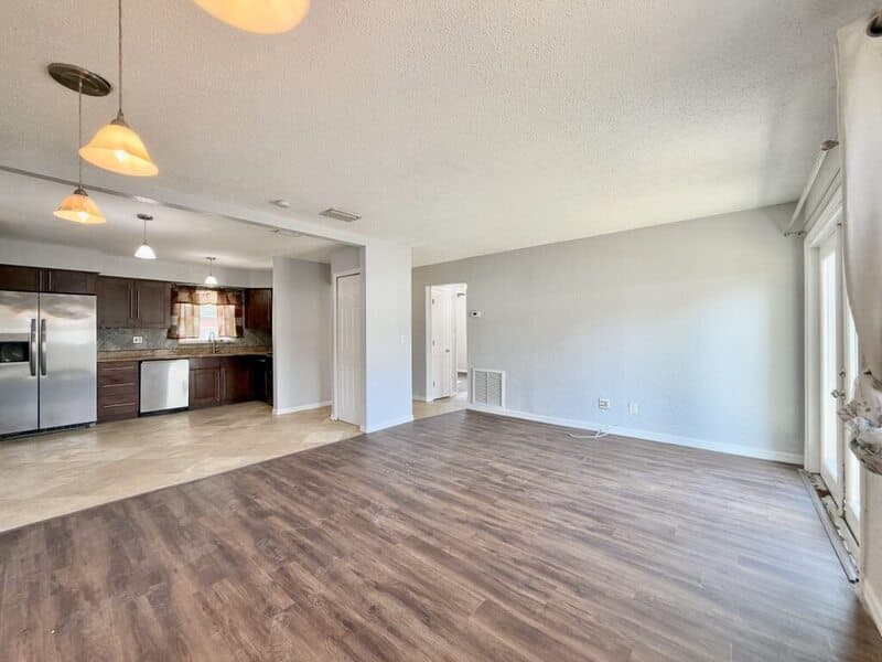 St. Petersburg House: 6943 Buhrley Terrace North