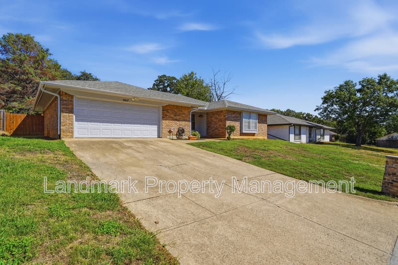 Arlington House: 5917 Pleasant Hill Drive