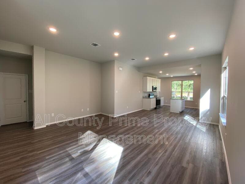 Montgomery House: 15860 Pecan Drive