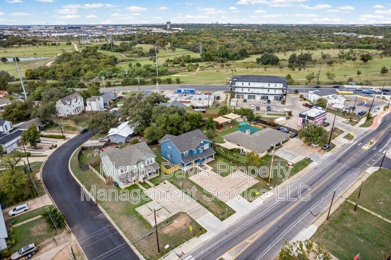 Austin Condo: 1802 Springdale Rd