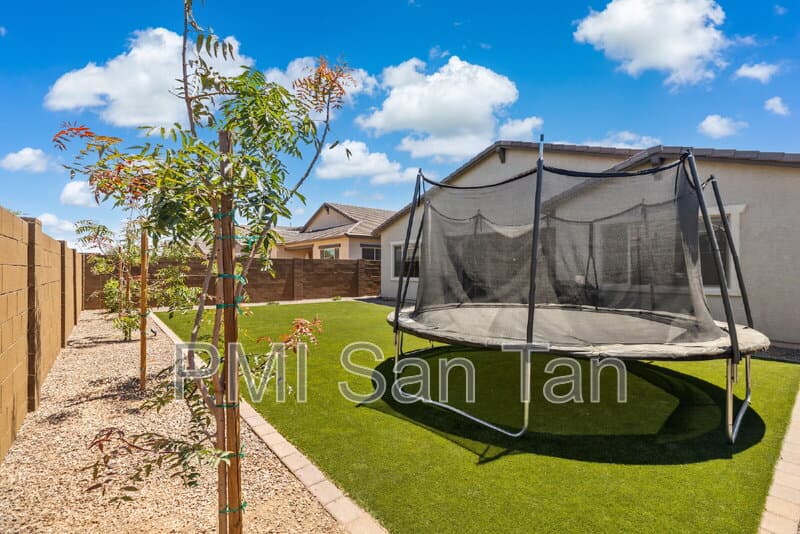 Queen Creek House: 20598 East Avenida Del Valle Court
