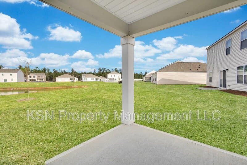Bloomingdale House: 224 Skylark Rd
