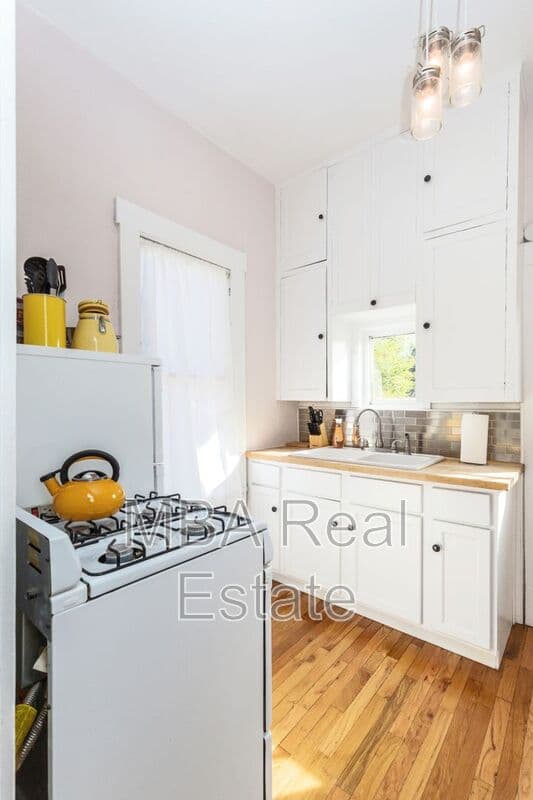 Phoenix Condo: 1325 W Woodland Ave
