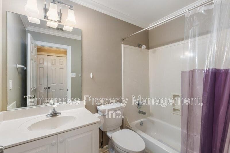 Collierville House: 10290 Shrewsbury Run Way