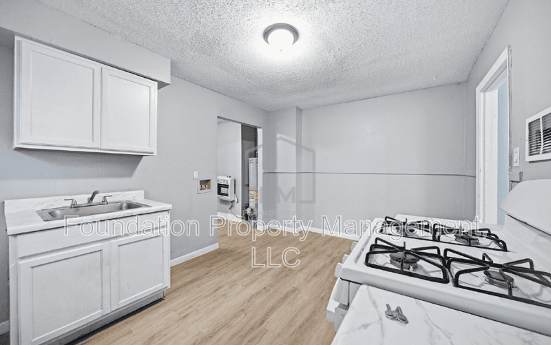 Memphis House: 2317 East Warren Street