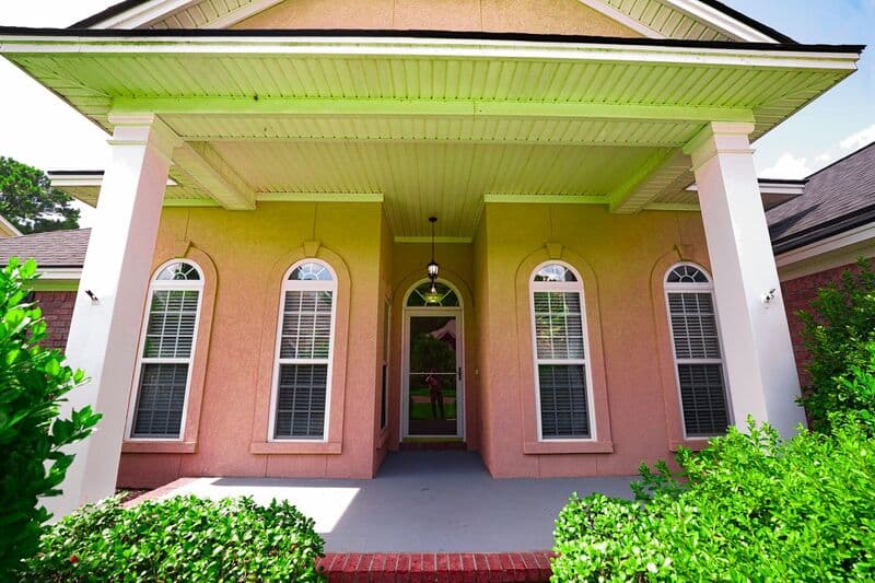 Richmond Hill House: 909 Young Way