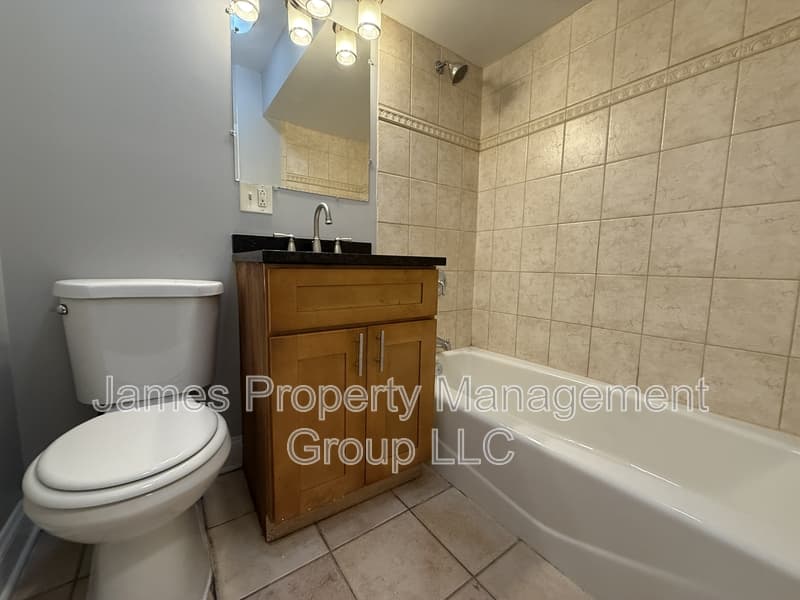 Chicago Condo: 3601 W Le Moyne St