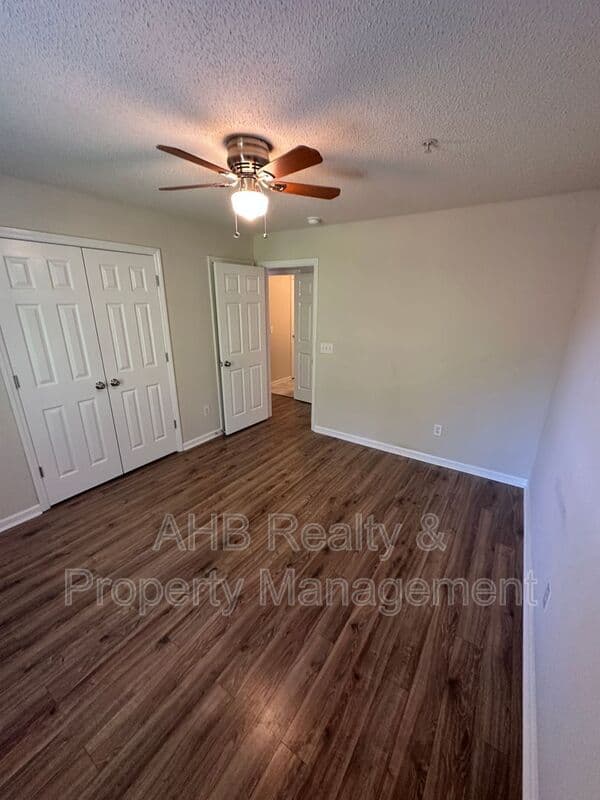 Burlington House: 3471 Forestdale Drive