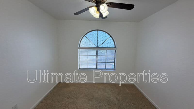 Surprise House: 11486 West Austin Thomas Drive
