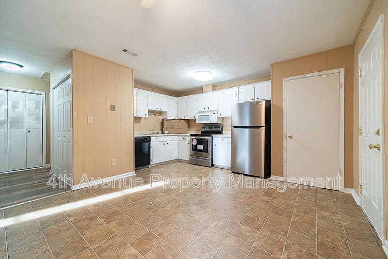 Oakwood Condo: 4437 Township Drive