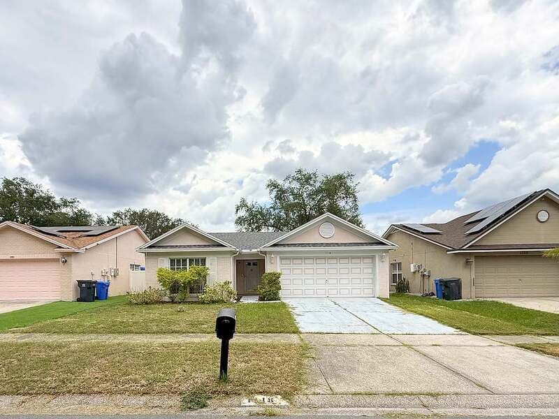 Valrico House: 1118 Hardwood Drive