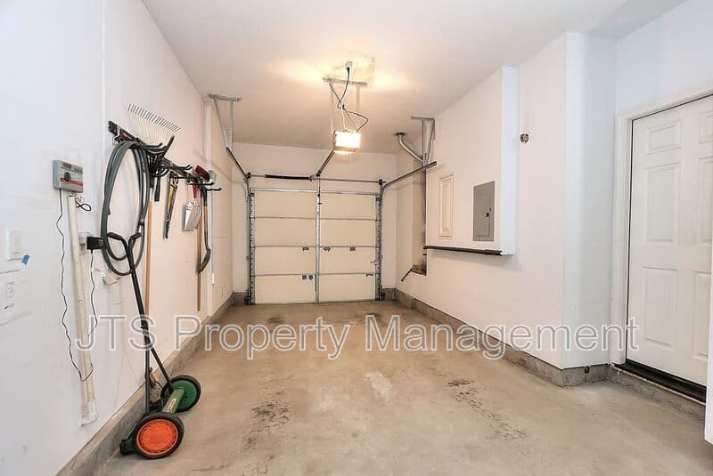 West Sacramento House: 4046 Martis Street