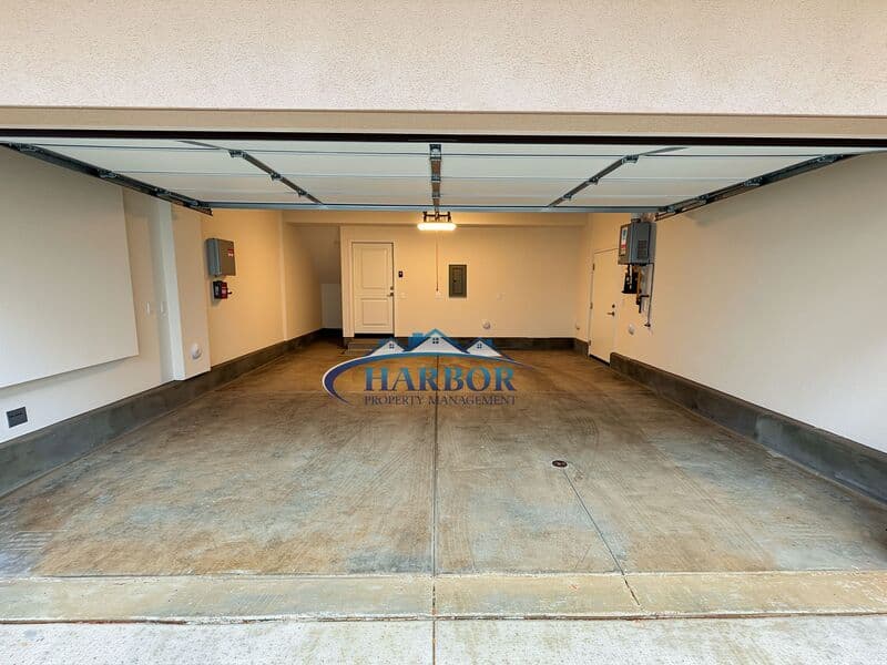 San Pedro Townhome: 1627 W Hornet Lane