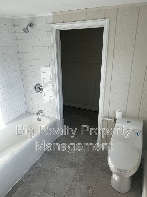 Stowe Condo: 513 Center St