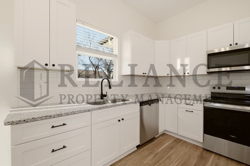 Valley Center House: 701 E Elmwood St
