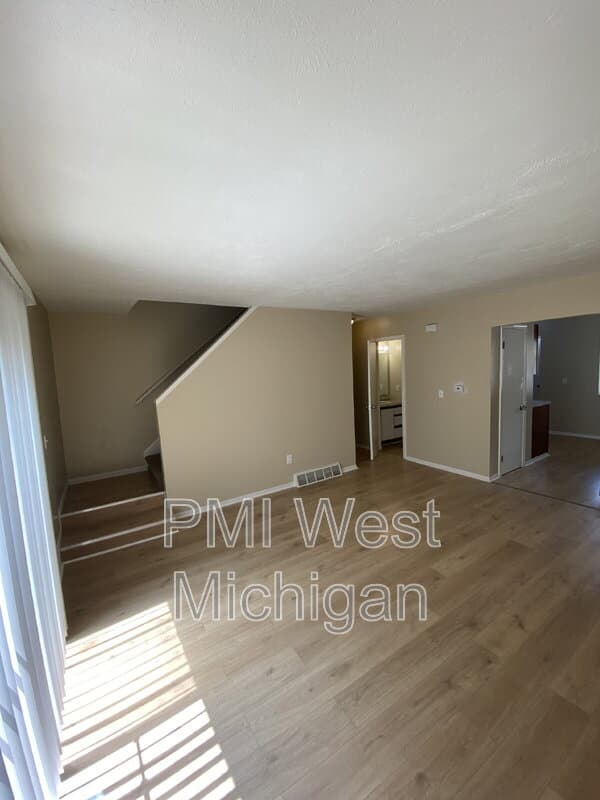 Grand Rapids Townhome: 6081 In The Pines Dr SE