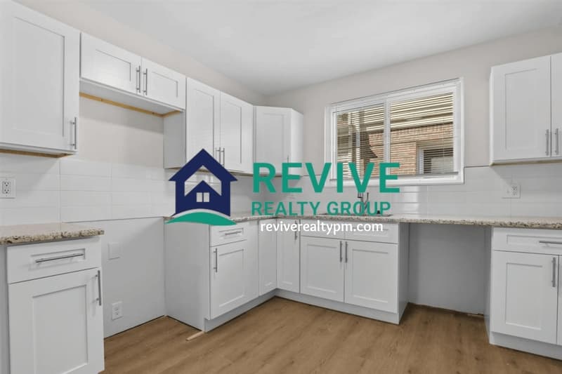 Detroit House: 18503 Prairie Street
