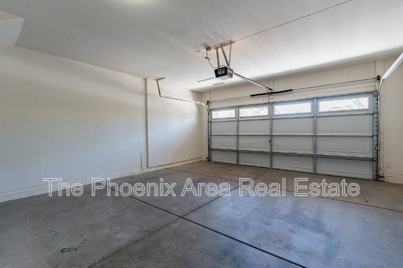 Chandler House: 6953 S Topaz Pl