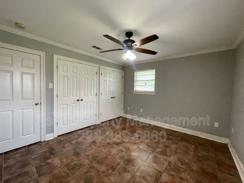 Baton Rouge House: 275 W Chalfont Dr.