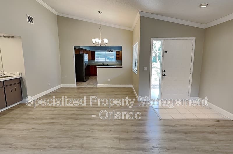 Longwood House: 220 S Fox Chase Pt