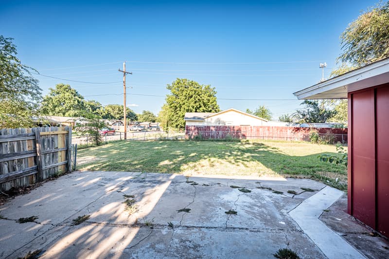 Lawton House: 3015 Northeast Pioneer Boulevard