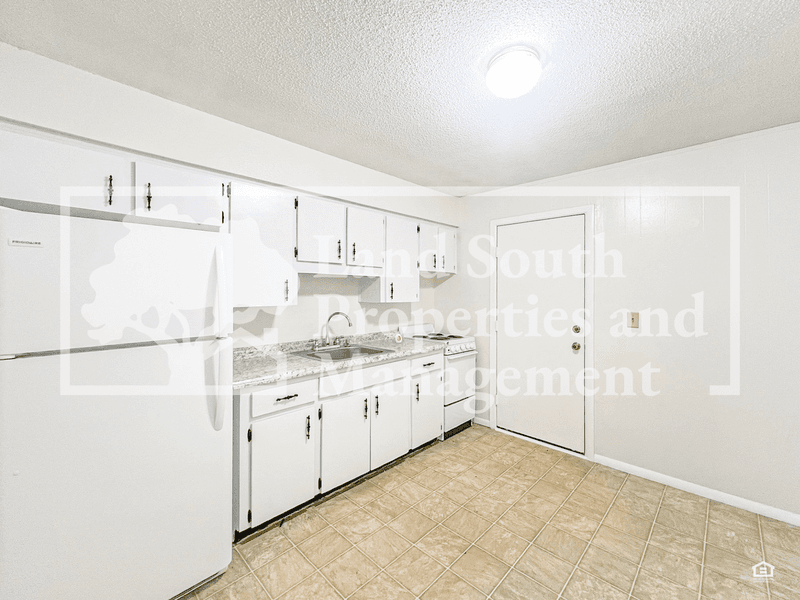 Lakeland House: 620 N. Lake Avenue