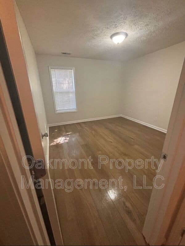 Fayetteville House: 1085-1 Rulnick Street