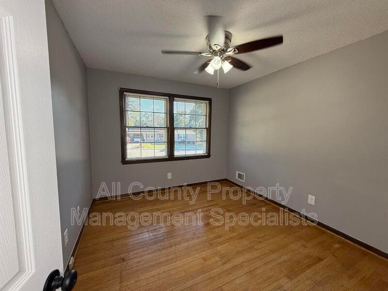 West Columbia House: 3136 Woodsen Cir